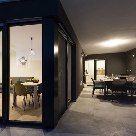 Modern 3-Bedroom Villa With A Private Pool Pula Extérieur photo